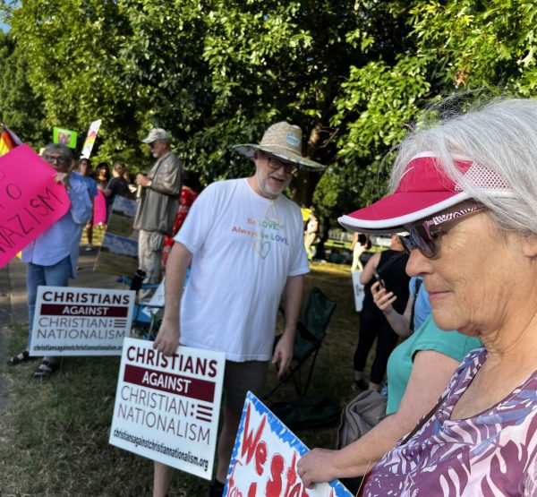 Protesting-True-Texas-Project-at-Botanic-Gardens-3